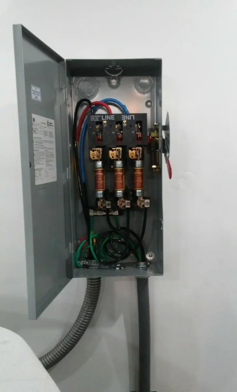 Three-phase disconnect switch installed for Smoke Detector Installation in Hesston